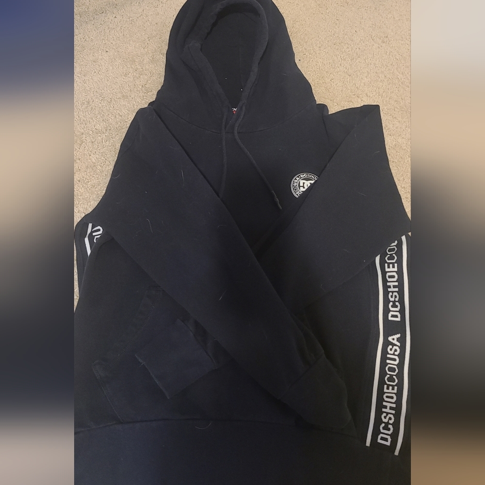 DCshoes black hoodie